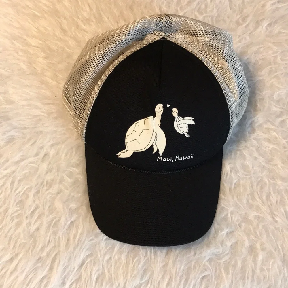 NWT! “Maui, Hawaii” kids hat